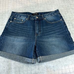 Hocaies relaxed denim shorts. Size 12 / waist 31, length 4.5”